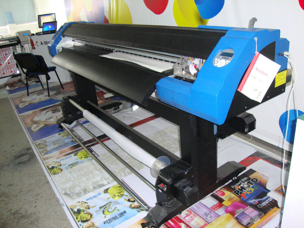 1.8M Eco Solvent Printing Machinery DX7 Head Eco Solvent CMYK A-Starjet 7702