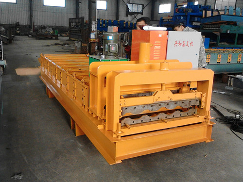 Roofing Sheet Red Metal Glazed Tile Roll Forming Machine