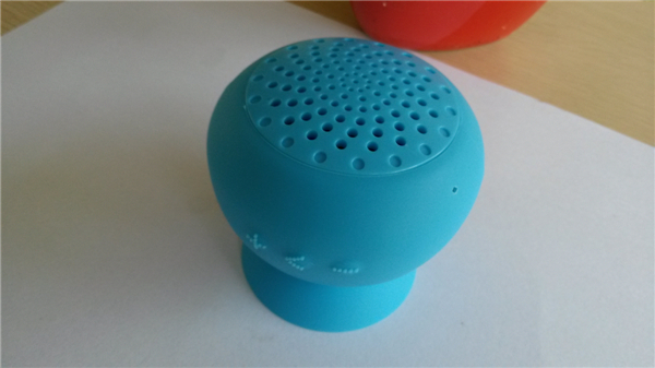 Portable sucking speakers for mobile phone bluetooth speaker