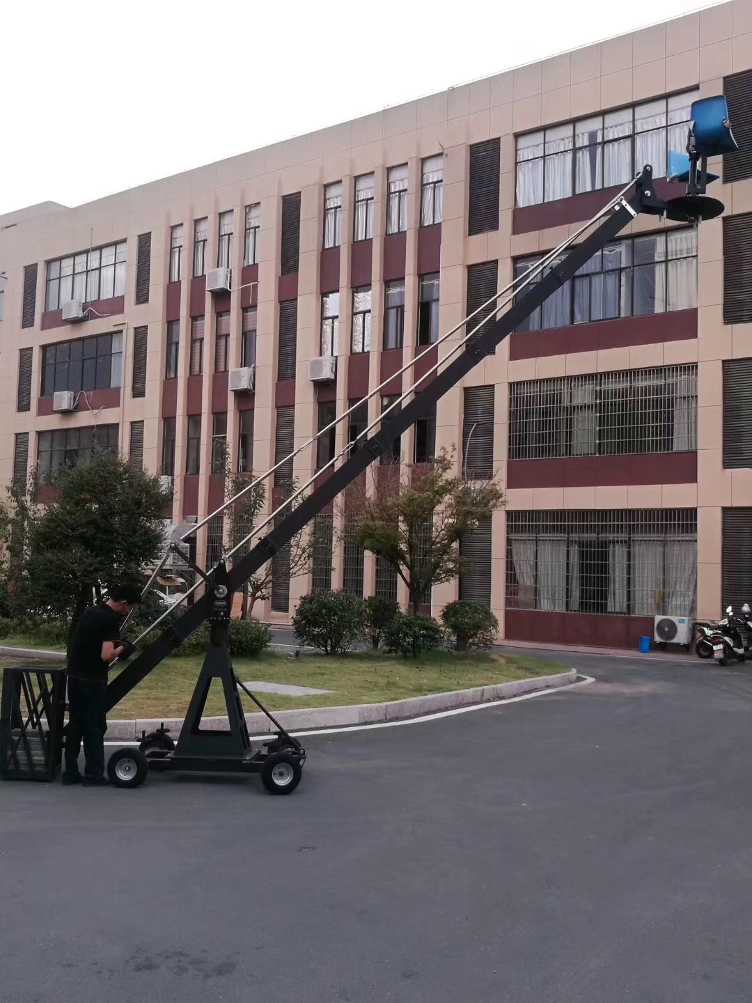 500kg Scissor Camera Crane , Long Arm Mobile Camera Crane