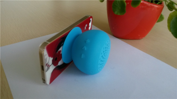 Portable sucking speakers for mobile phone bluetooth speaker